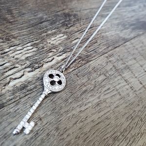 🥿2/$40 Cubic zirconia and silver key pendant